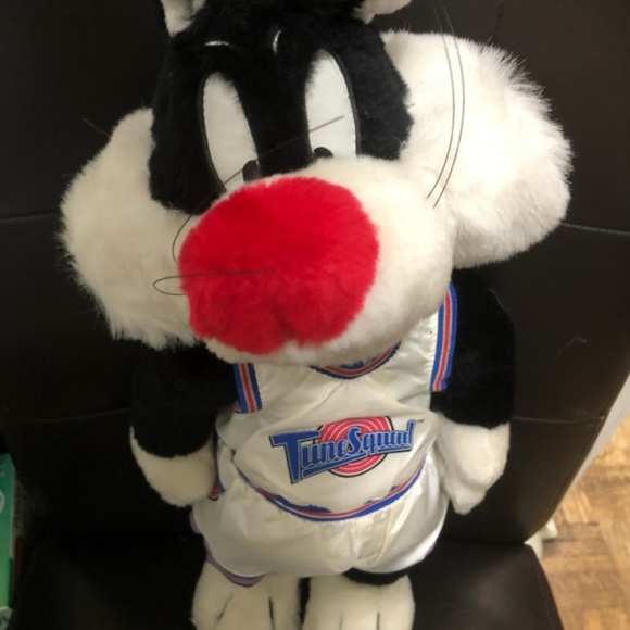 *Bunny 🐰 Squad Adult Costume *Bestseller!* Get it before Halloween 🎃 ! - Picture 9 of 9